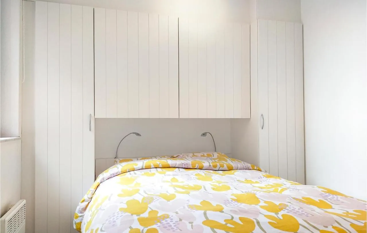 1 Bedroom Nice Apartment In Oostende
